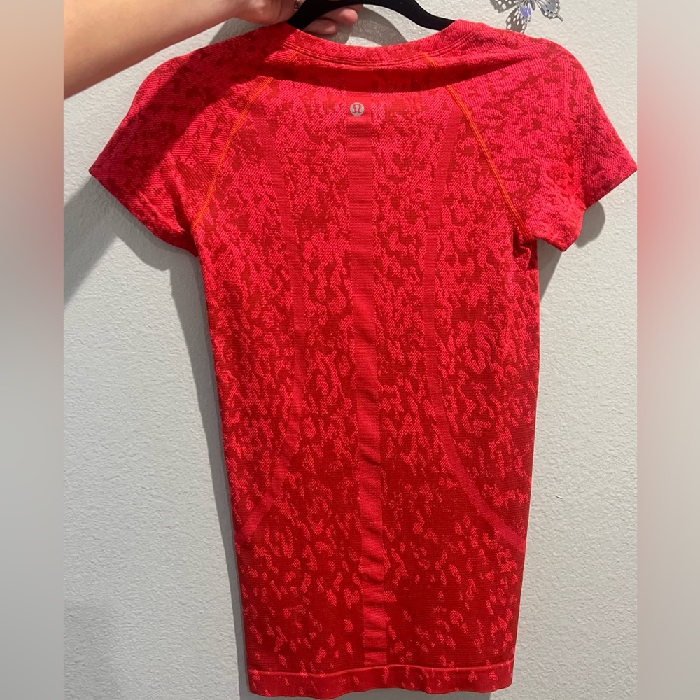 Rare Lululemon Red Leopard Swiftly Tech 2.0 Size 4